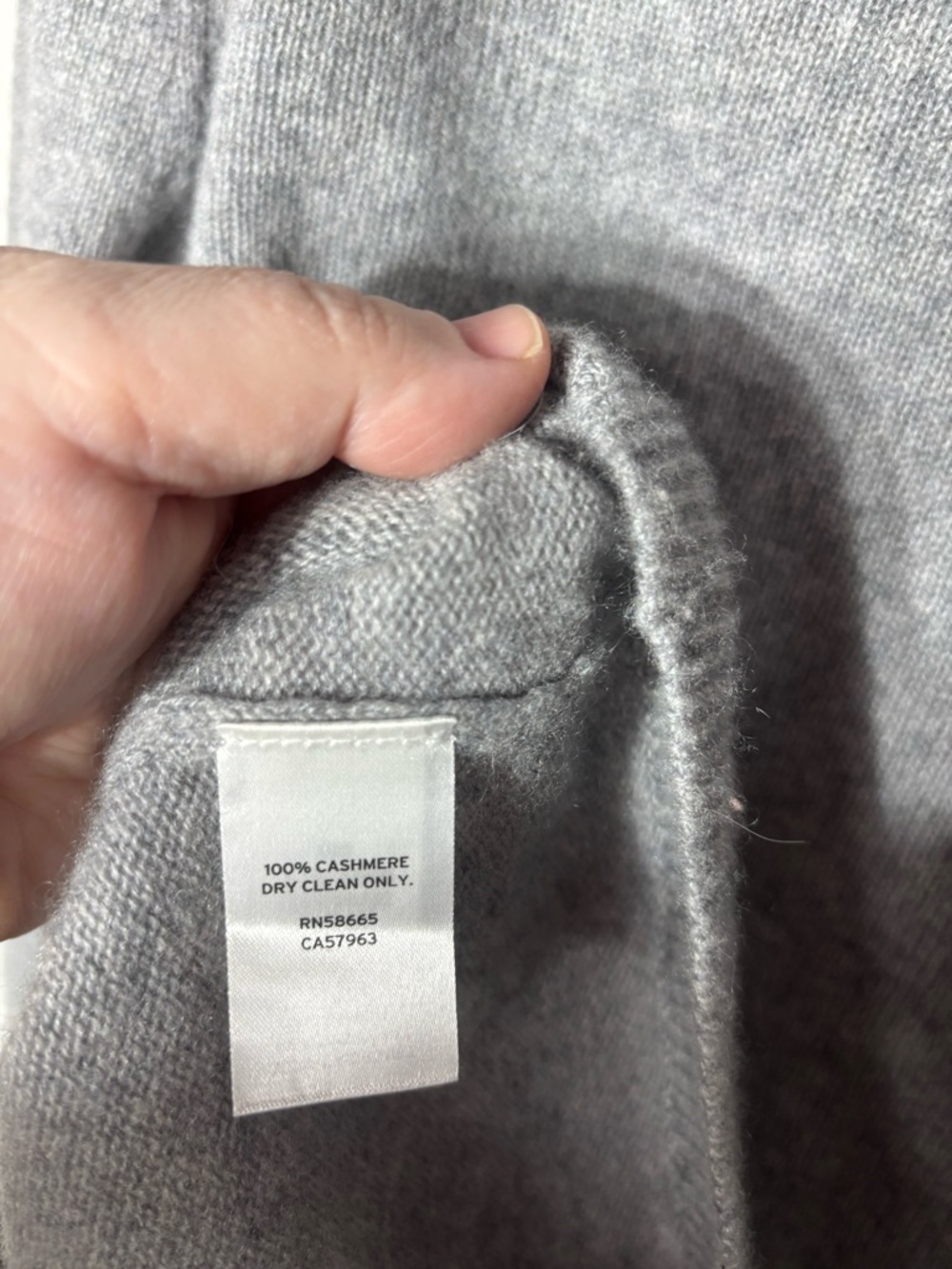 Nordstrom women’s medium 100% cashmere gray soft v neck sweater shirt - Picture 4 of 4